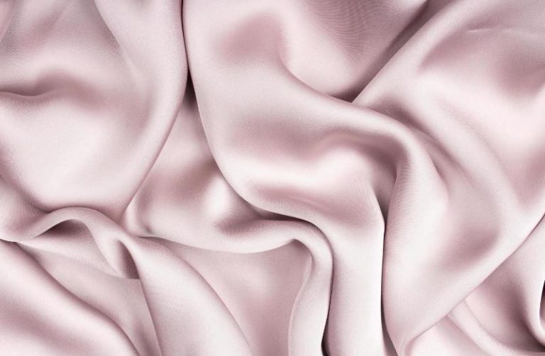 The Best Silk Pillowcases for acne