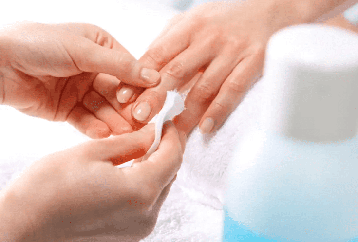 The Ultimate Guide to Choosing the Right Isopropyl Alcohol for Your Nails: 70% vs 90%